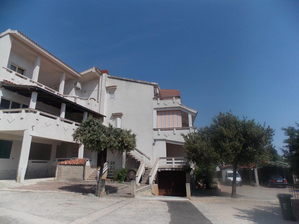 Apartmani Emilio Новаля Екстер'єр фото