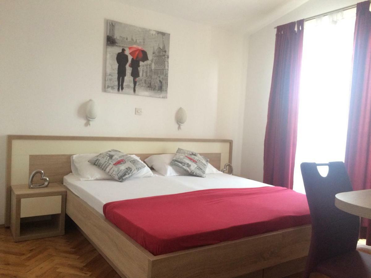 Apartmani Emilio Новаля Екстер'єр фото